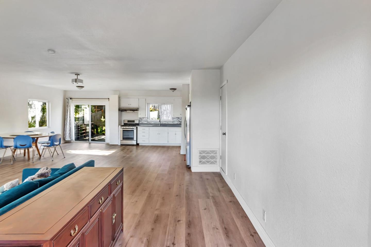 Detail Gallery Image 10 of 63 For 5915 Alpine Rd, San Pablo,  CA 94806 - 4 Beds | 2 Baths