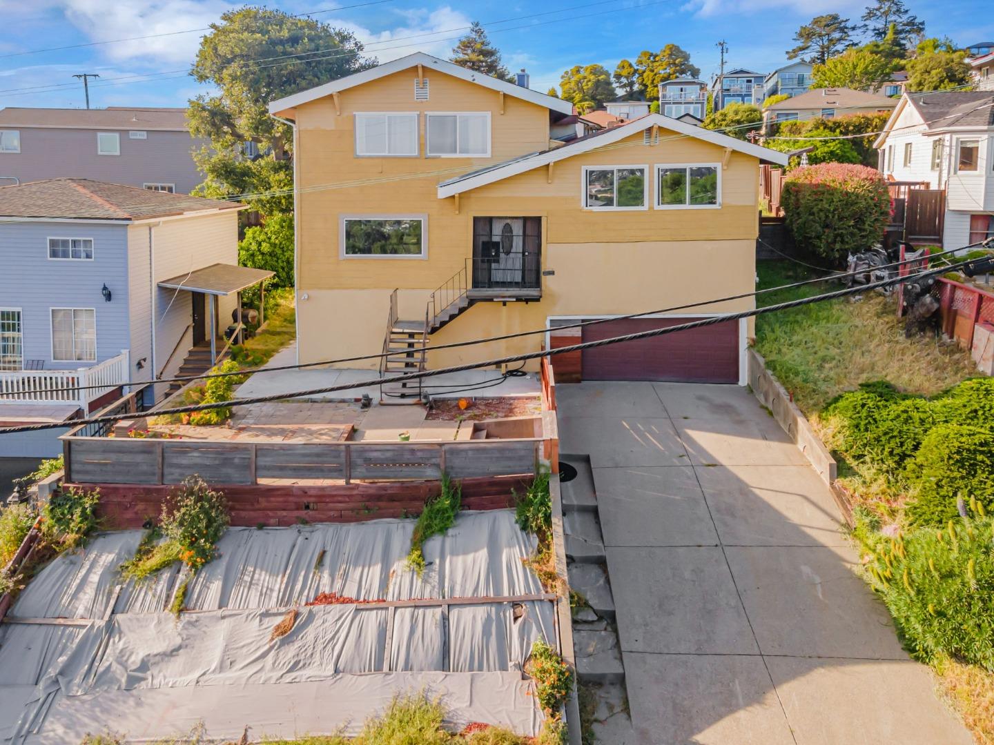 Detail Gallery Image 2 of 63 For 5915 Alpine Rd, San Pablo,  CA 94806 - 4 Beds | 2 Baths