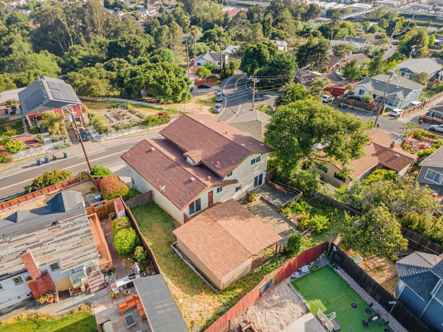 Detail Gallery Image 55 of 63 For 5915 Alpine Rd, San Pablo,  CA 94806 - 4 Beds | 2 Baths
