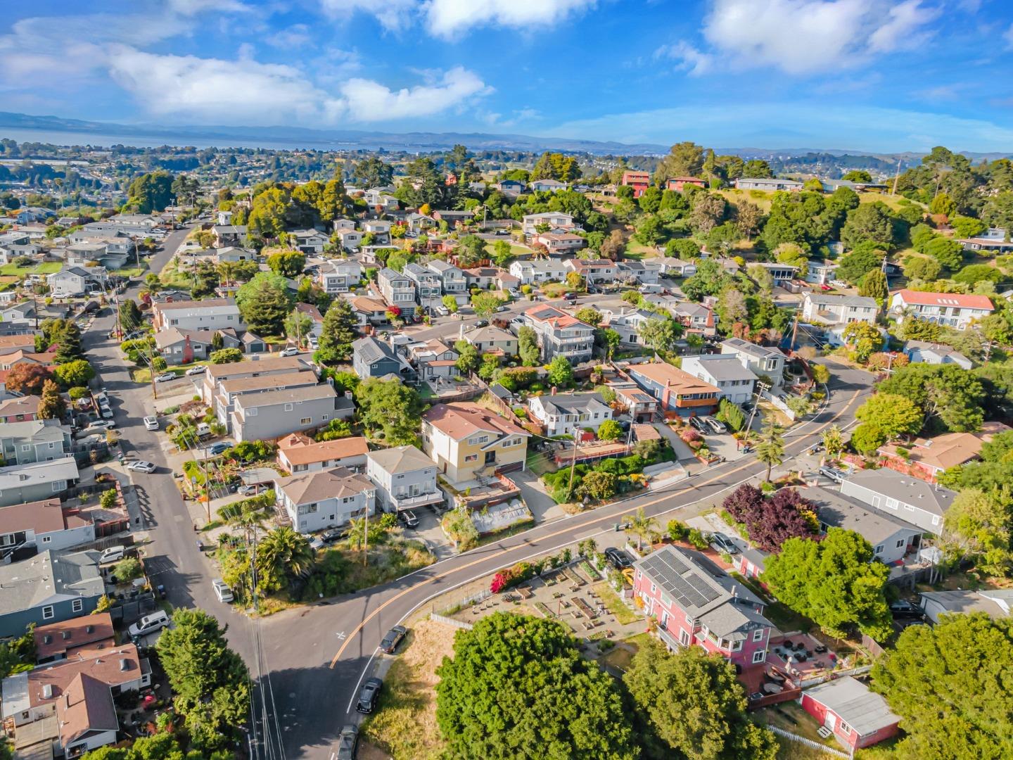Detail Gallery Image 63 of 63 For 5915 Alpine Rd, San Pablo,  CA 94806 - 4 Beds | 2 Baths