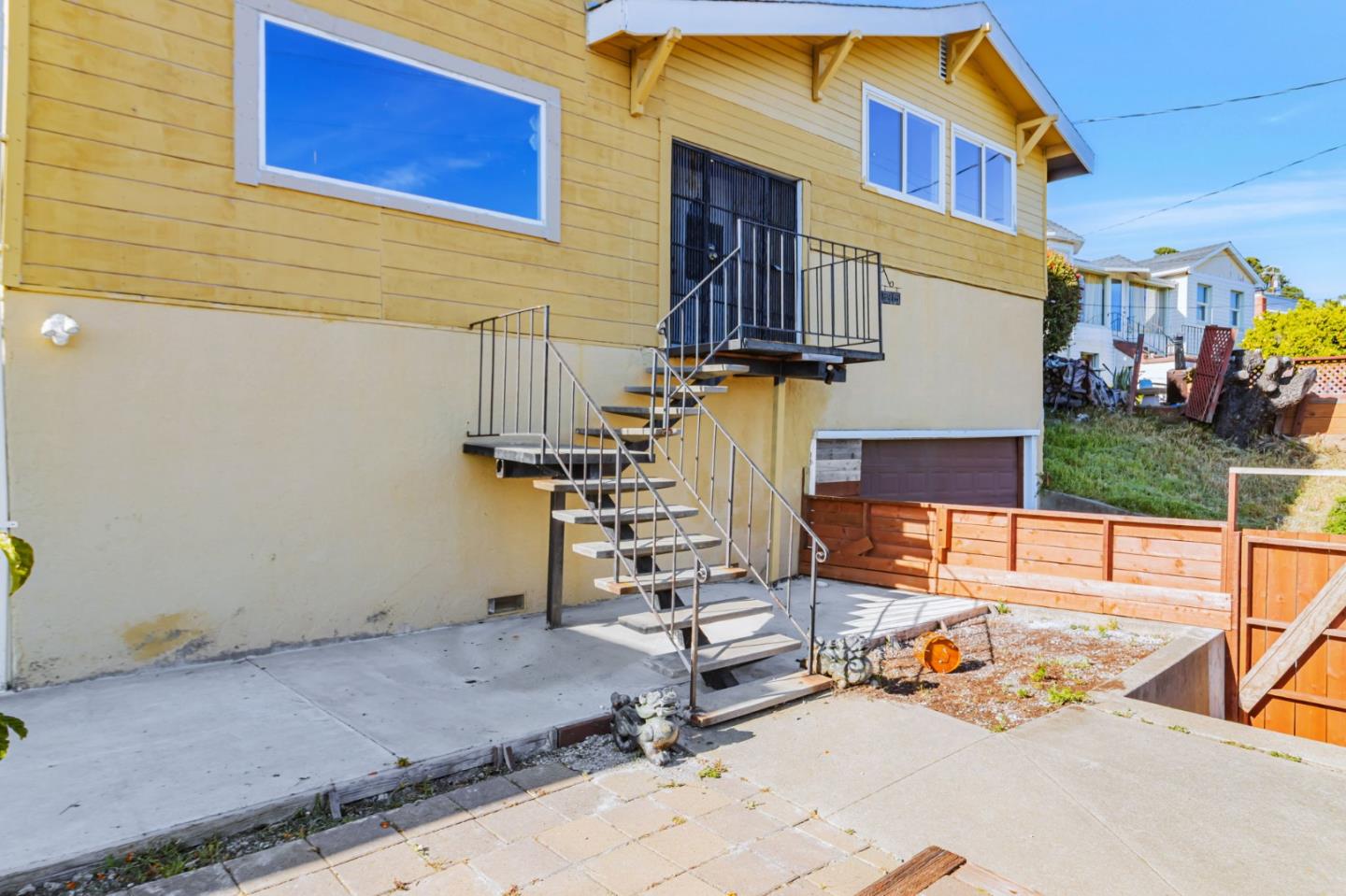 Detail Gallery Image 7 of 63 For 5915 Alpine Rd, San Pablo,  CA 94806 - 4 Beds | 2 Baths
