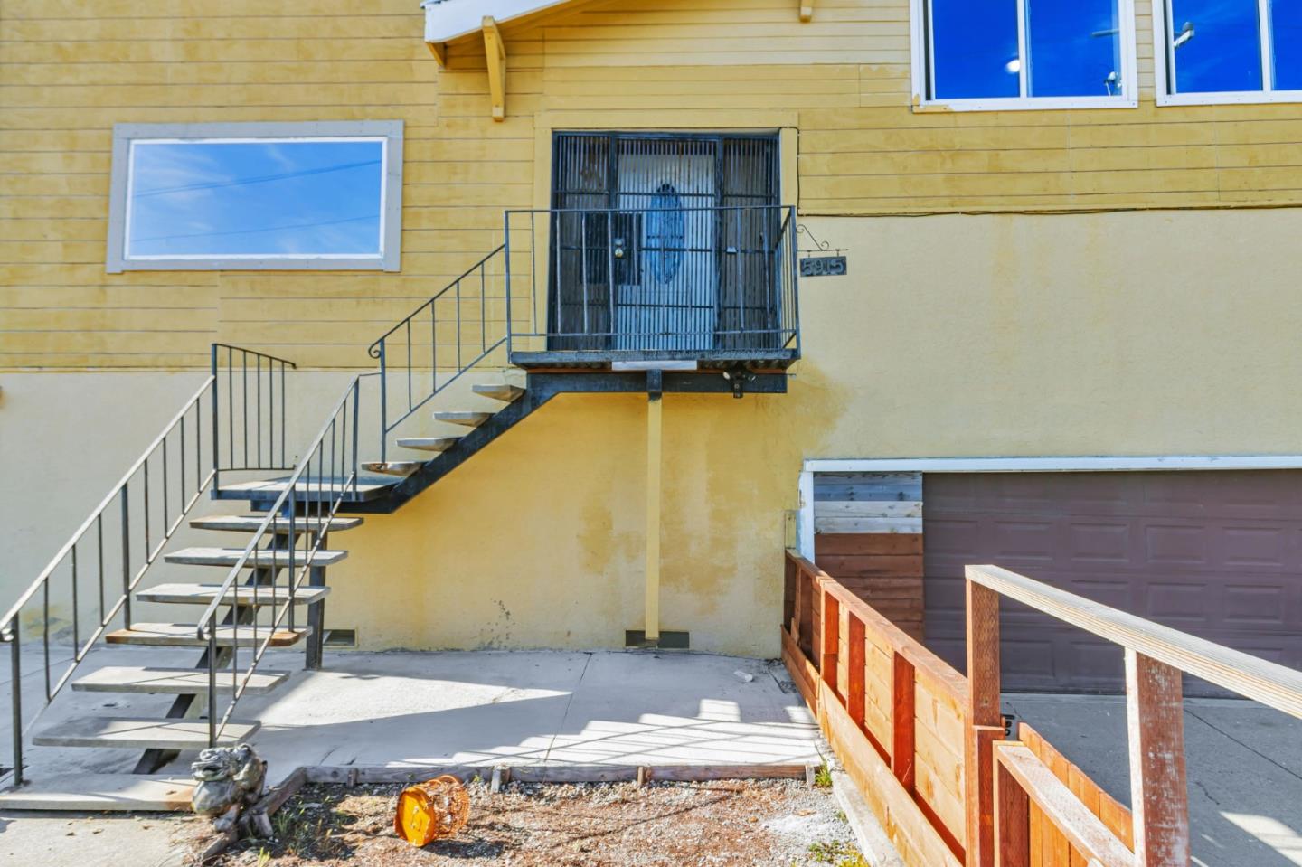 Detail Gallery Image 8 of 63 For 5915 Alpine Rd, San Pablo,  CA 94806 - 4 Beds | 2 Baths