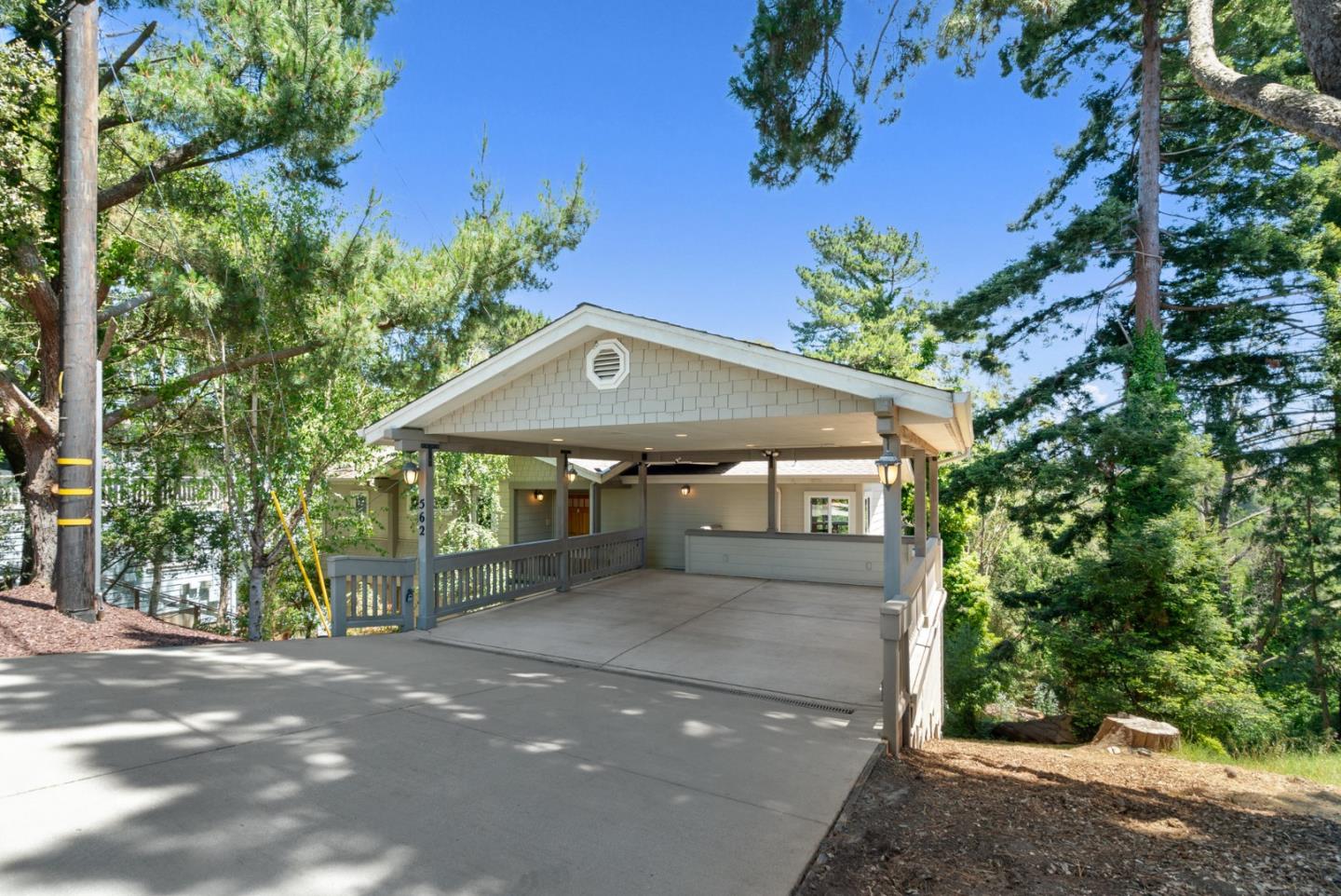 Detail Gallery Image 2 of 51 For 562 Cuesta Dr, Aptos,  CA 95003 - 3 Beds | 2/1 Baths
