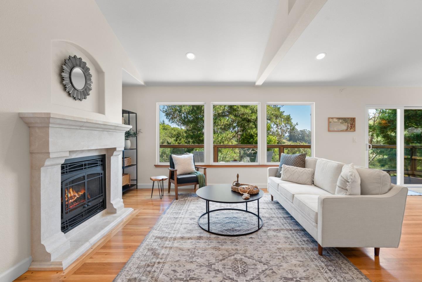 Detail Gallery Image 3 of 51 For 562 Cuesta Dr, Aptos,  CA 95003 - 3 Beds | 2/1 Baths