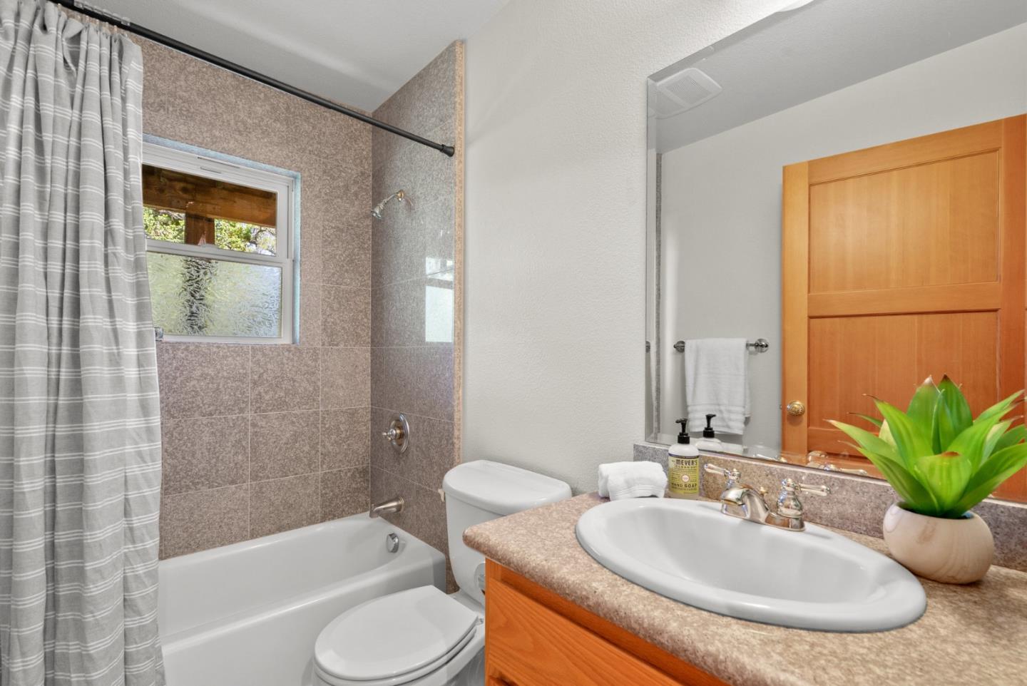Detail Gallery Image 38 of 51 For 562 Cuesta Dr, Aptos,  CA 95003 - 3 Beds | 2/1 Baths