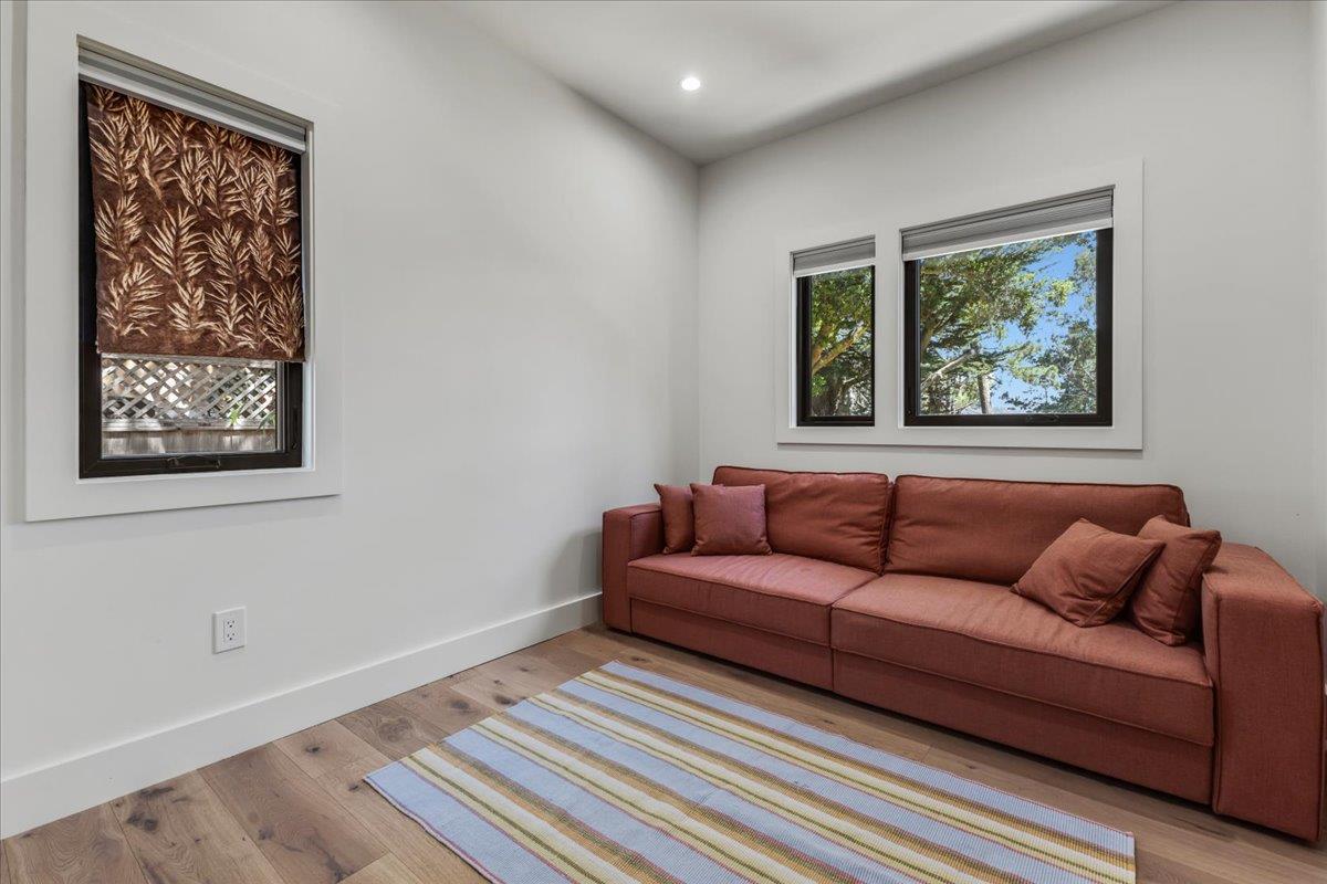 Detail Gallery Image 10 of 27 For 541 Dry Creek Rd, Monterey,  CA 93940 - 5 Beds | 4 Baths