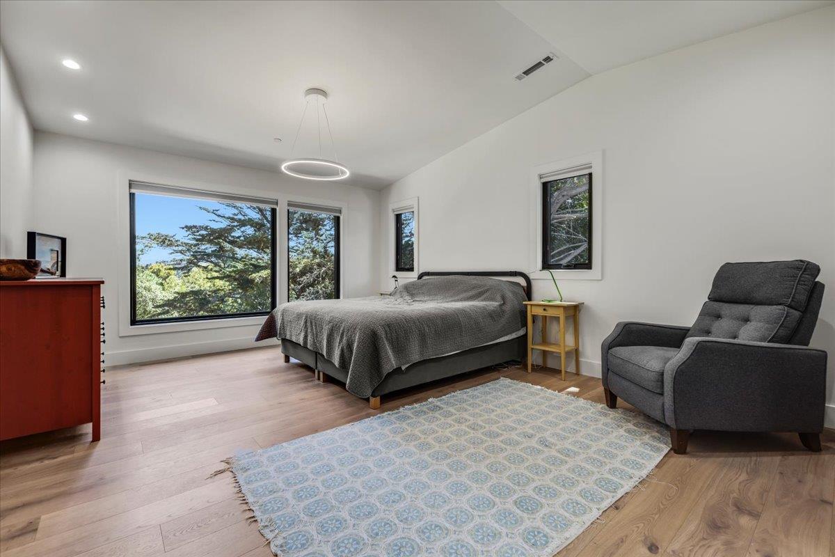 Detail Gallery Image 13 of 27 For 541 Dry Creek Rd, Monterey,  CA 93940 - 5 Beds | 4 Baths