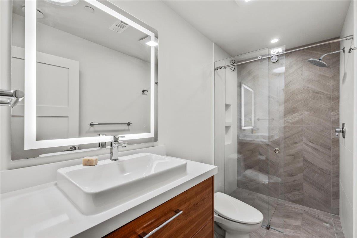 Detail Gallery Image 19 of 27 For 541 Dry Creek Rd, Monterey,  CA 93940 - 5 Beds | 4 Baths