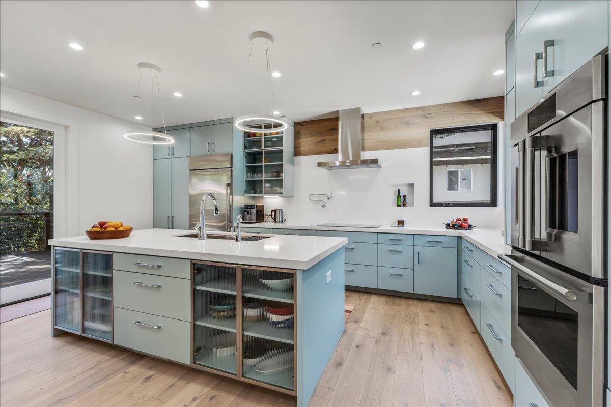 Detail Gallery Image 6 of 27 For 541 Dry Creek Rd, Monterey,  CA 93940 - 5 Beds | 4 Baths