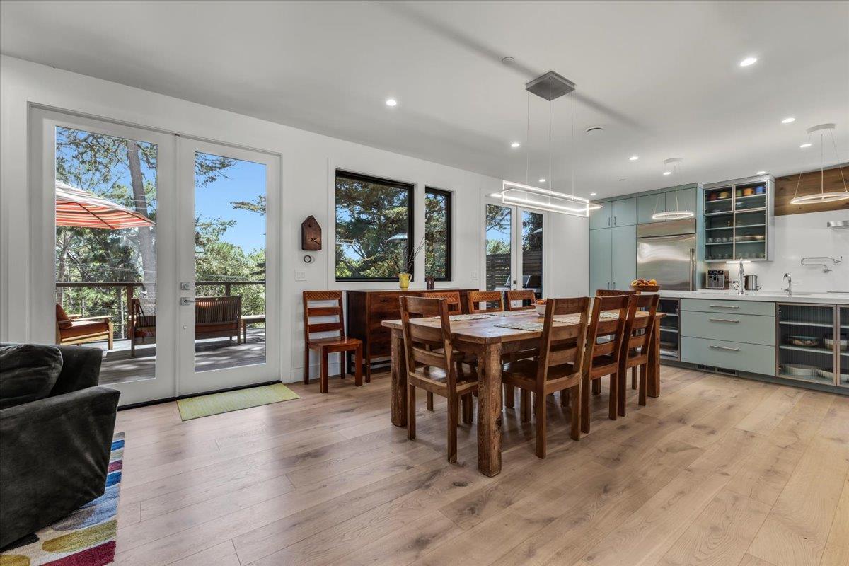 Detail Gallery Image 8 of 27 For 541 Dry Creek Rd, Monterey,  CA 93940 - 5 Beds | 4 Baths