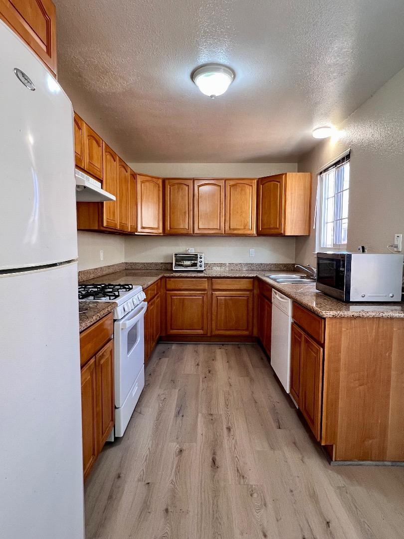 Detail Gallery Image 10 of 14 For 28272 Dickens Ave, Hayward,  CA 94544 - 3 Beds | 1/1 Baths