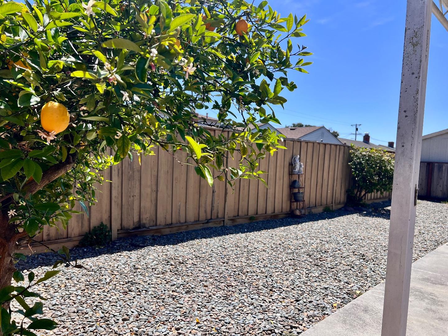 Detail Gallery Image 12 of 14 For 28272 Dickens Ave, Hayward,  CA 94544 - 3 Beds | 1/1 Baths