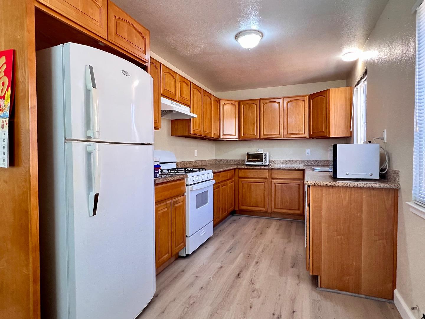 Detail Gallery Image 9 of 14 For 28272 Dickens Ave, Hayward,  CA 94544 - 3 Beds | 1/1 Baths