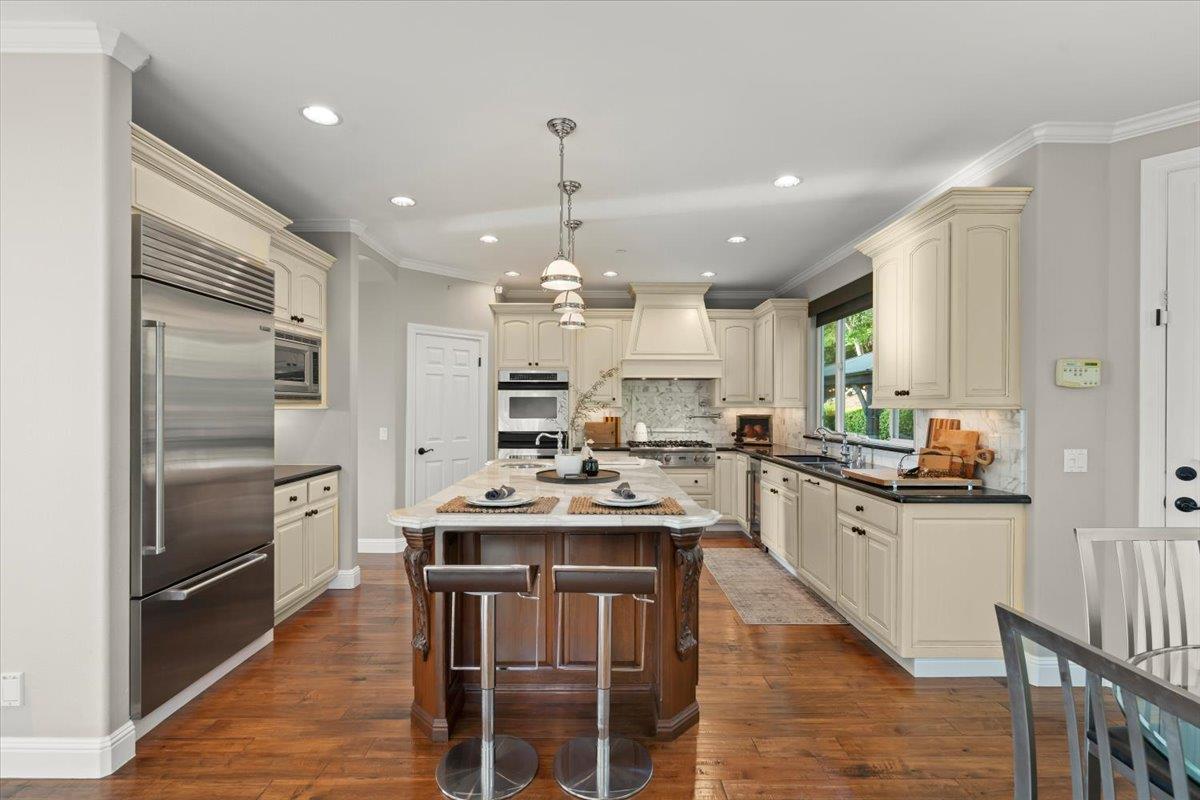 Detail Gallery Image 19 of 42 For 2380 Sunflower Cir, Gilroy,  CA 95020 - 4 Beds | 3 Baths