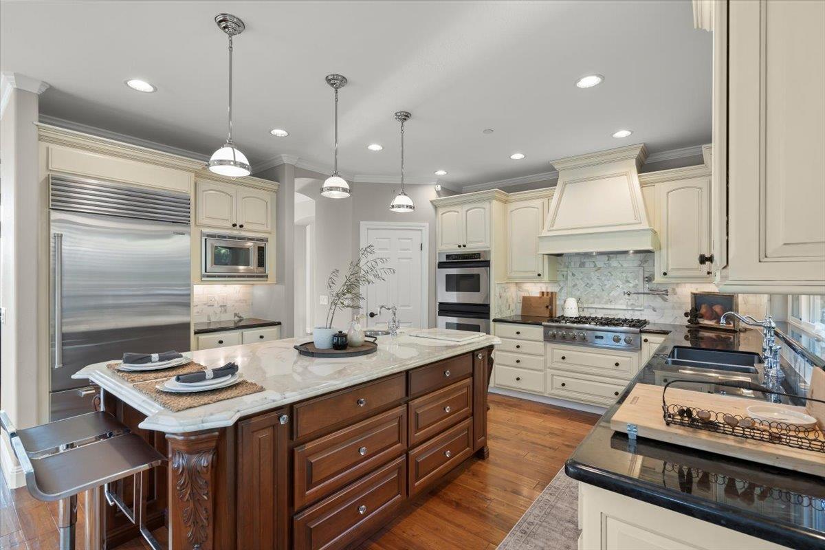 Detail Gallery Image 22 of 42 For 2380 Sunflower Cir, Gilroy,  CA 95020 - 4 Beds | 3 Baths