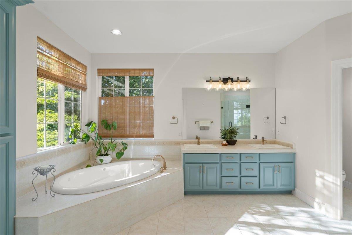 Detail Gallery Image 39 of 42 For 2380 Sunflower Cir, Gilroy,  CA 95020 - 4 Beds | 3 Baths