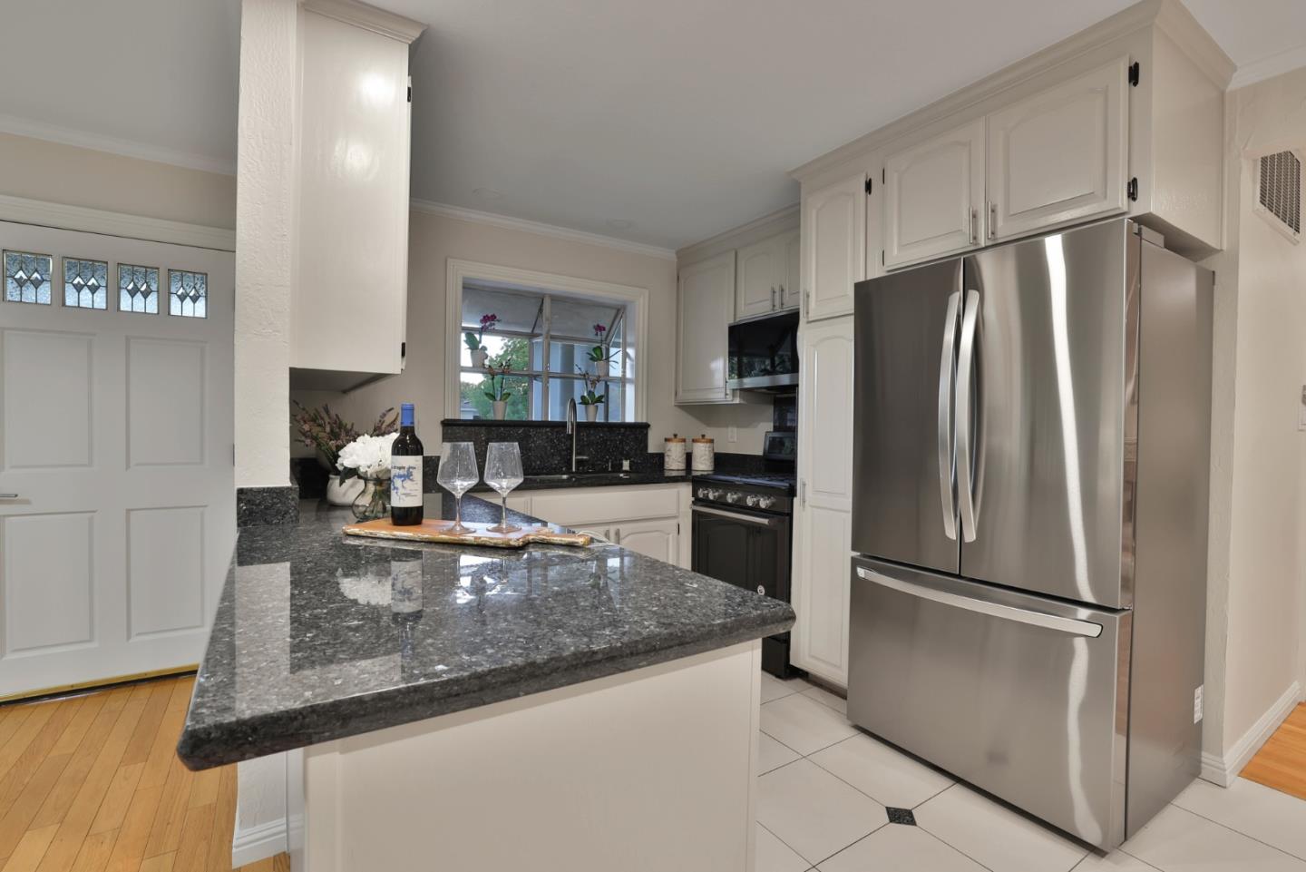 Detail Gallery Image 8 of 33 For 4346 Jan Way, San Jose,  CA 95124 - 3 Beds | 2 Baths