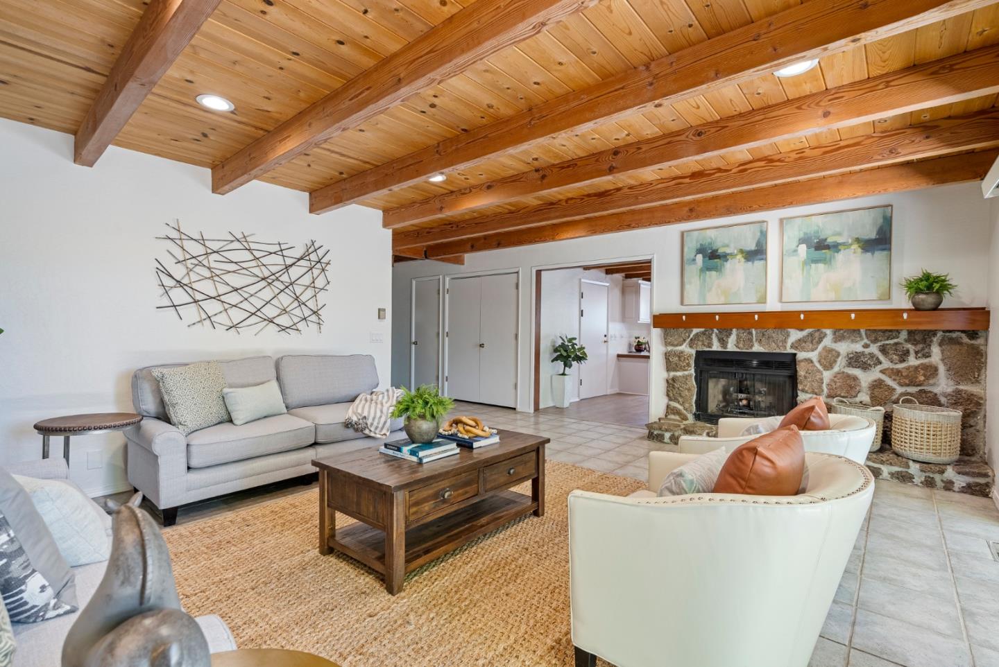 Detail Gallery Image 12 of 48 For 50 Florence Ct, Hollister,  CA 95023 - 3 Beds | 2/1 Baths
