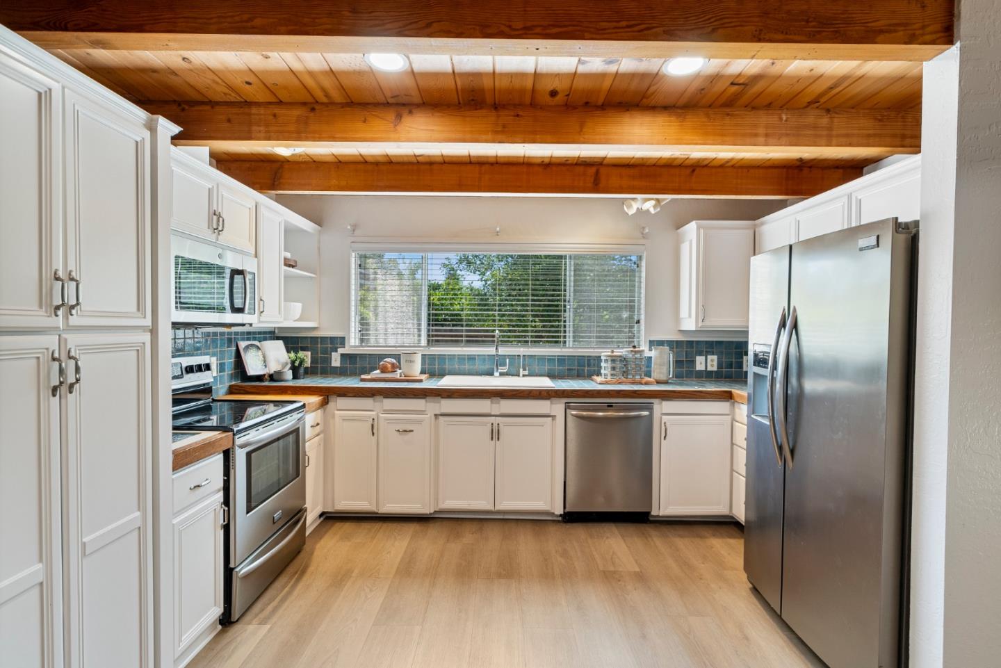 Detail Gallery Image 16 of 48 For 50 Florence Ct, Hollister,  CA 95023 - 3 Beds | 2/1 Baths