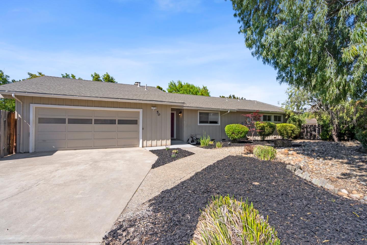 Detail Gallery Image 3 of 48 For 50 Florence Ct, Hollister,  CA 95023 - 3 Beds | 2/1 Baths