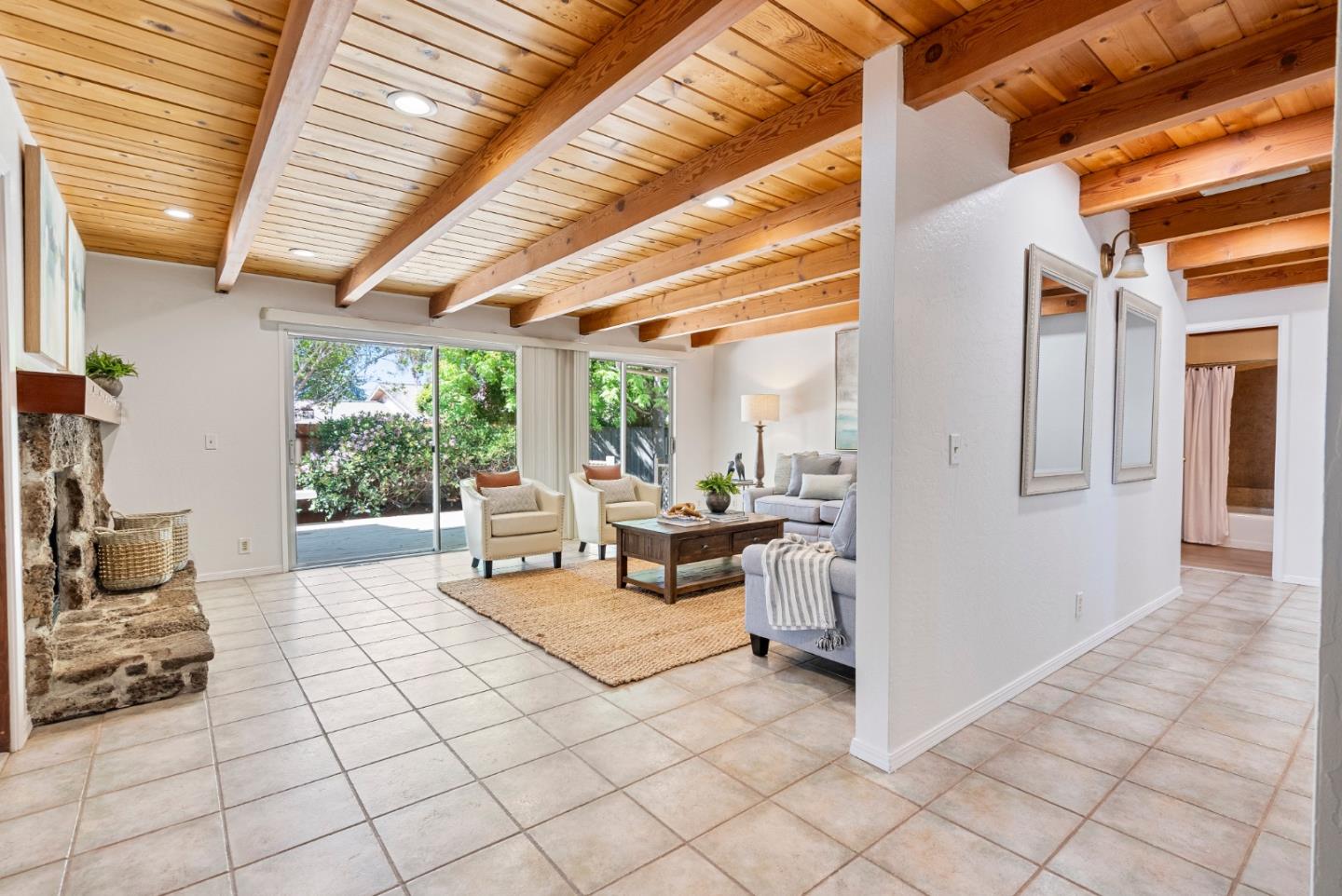 Detail Gallery Image 9 of 48 For 50 Florence Ct, Hollister,  CA 95023 - 3 Beds | 2/1 Baths
