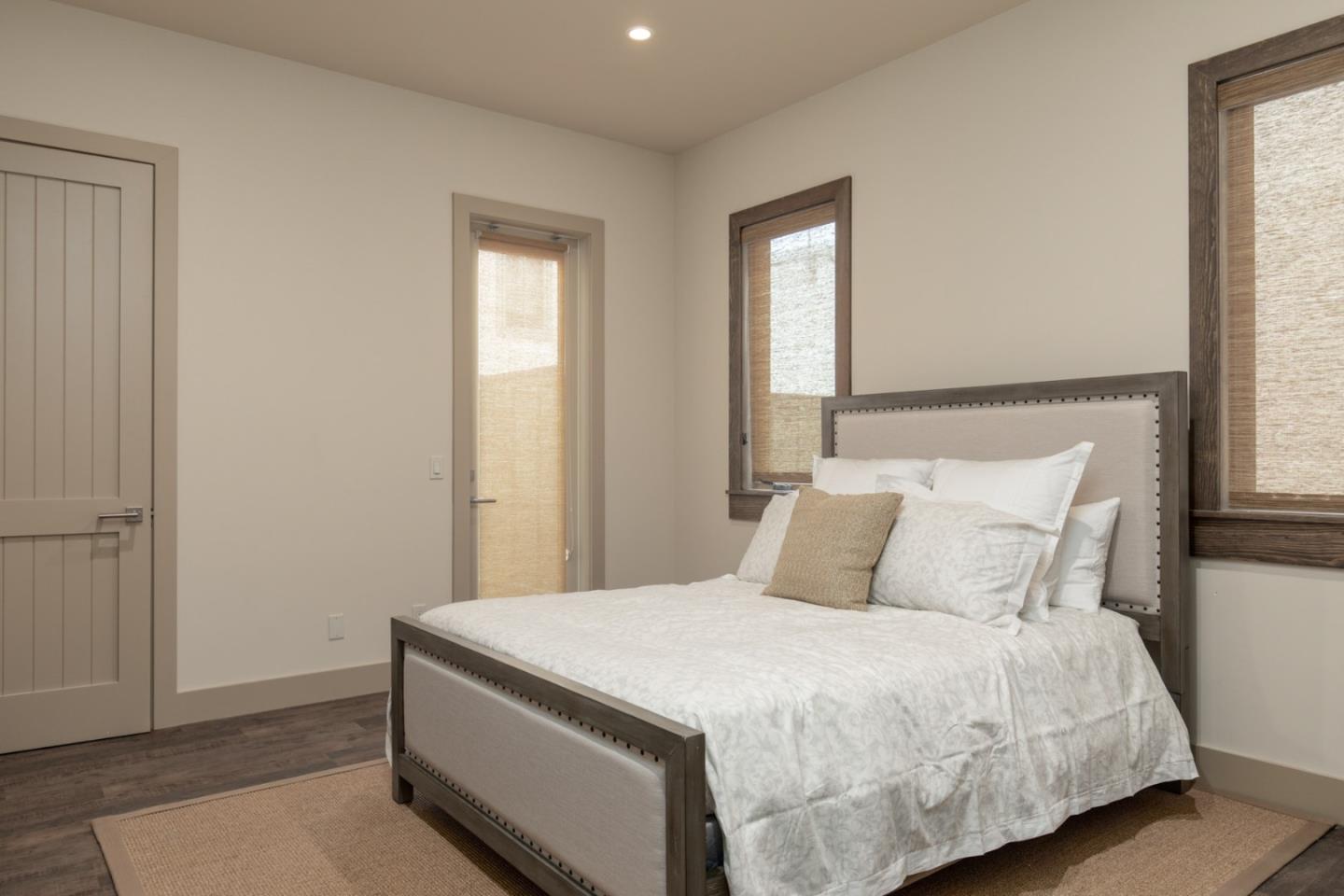 Detail Gallery Image 10 of 21 For 575 Foam St #B,  Monterey,  CA 93940 - 3 Beds | 2 Baths