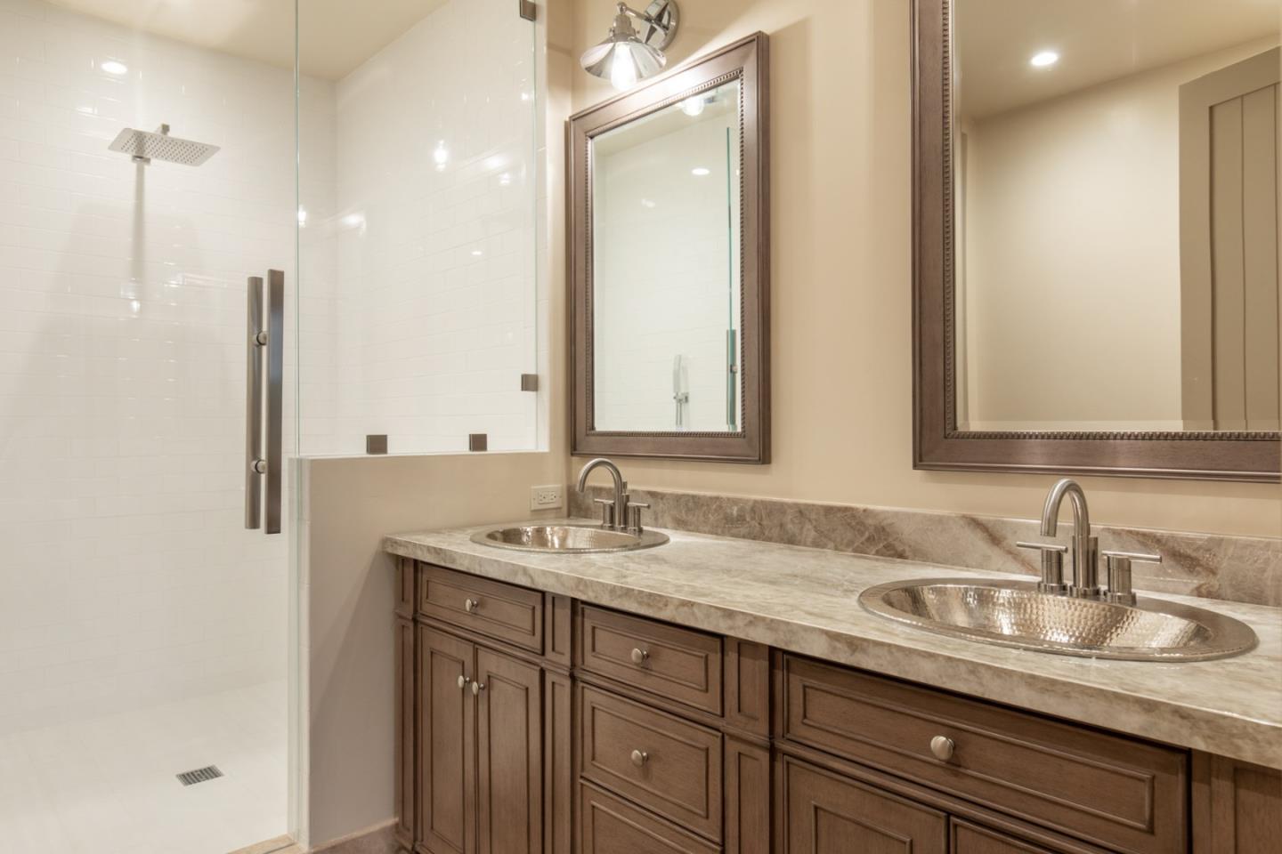 Detail Gallery Image 8 of 21 For 575 Foam St #B,  Monterey,  CA 93940 - 3 Beds | 2 Baths