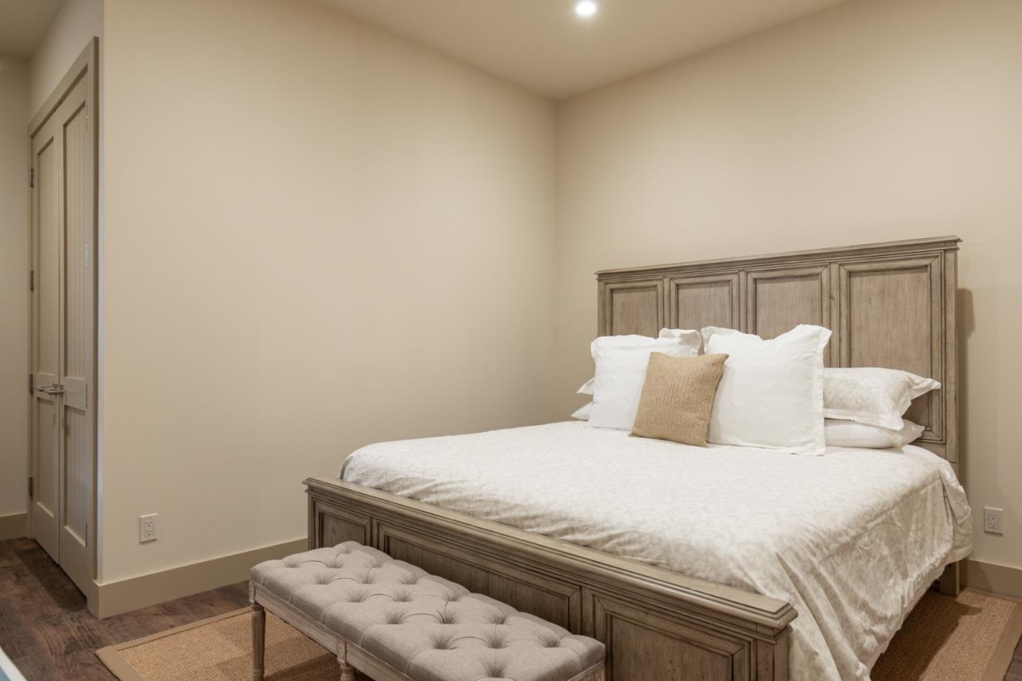 Detail Gallery Image 9 of 21 For 575 Foam St #B,  Monterey,  CA 93940 - 3 Beds | 2 Baths
