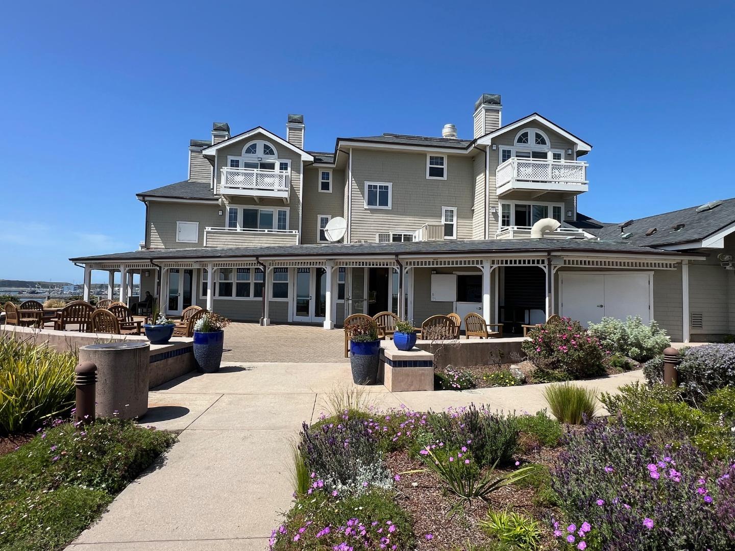 Detail Gallery Image 2 of 6 For 4100 Cabrillo Hwy #101,  Half Moon Bay,  CA 94019 - 1 Beds | 1 Baths