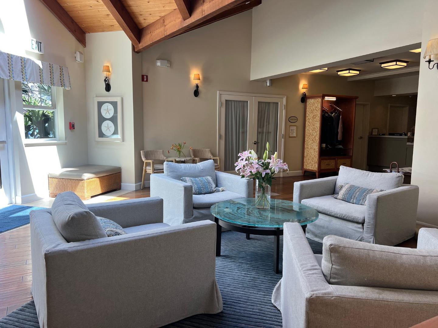 Detail Gallery Image 3 of 6 For 4100 Cabrillo Hwy #101,  Half Moon Bay,  CA 94019 - 1 Beds | 1 Baths