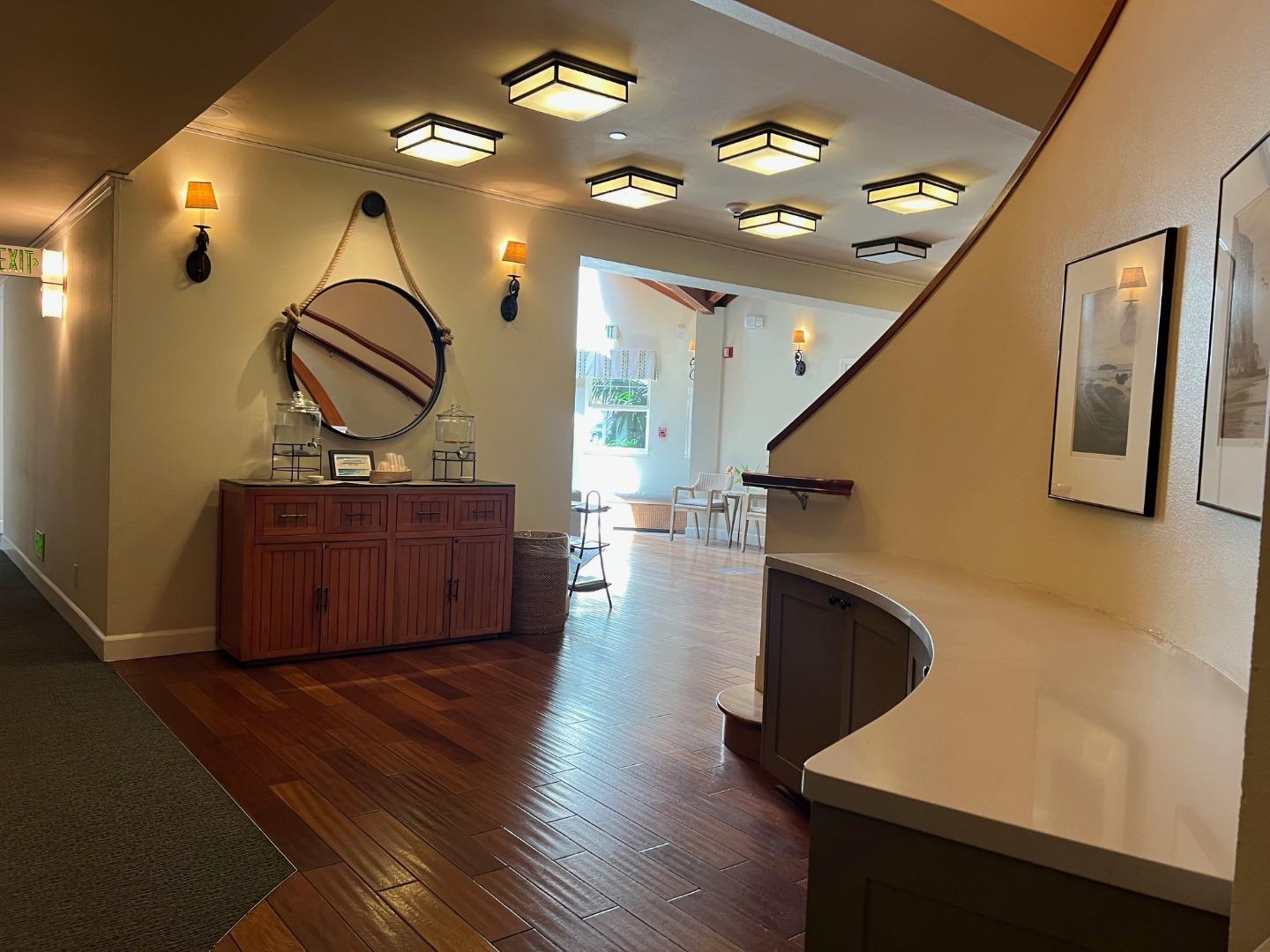 Detail Gallery Image 4 of 6 For 4100 Cabrillo Hwy #101,  Half Moon Bay,  CA 94019 - 1 Beds | 1 Baths