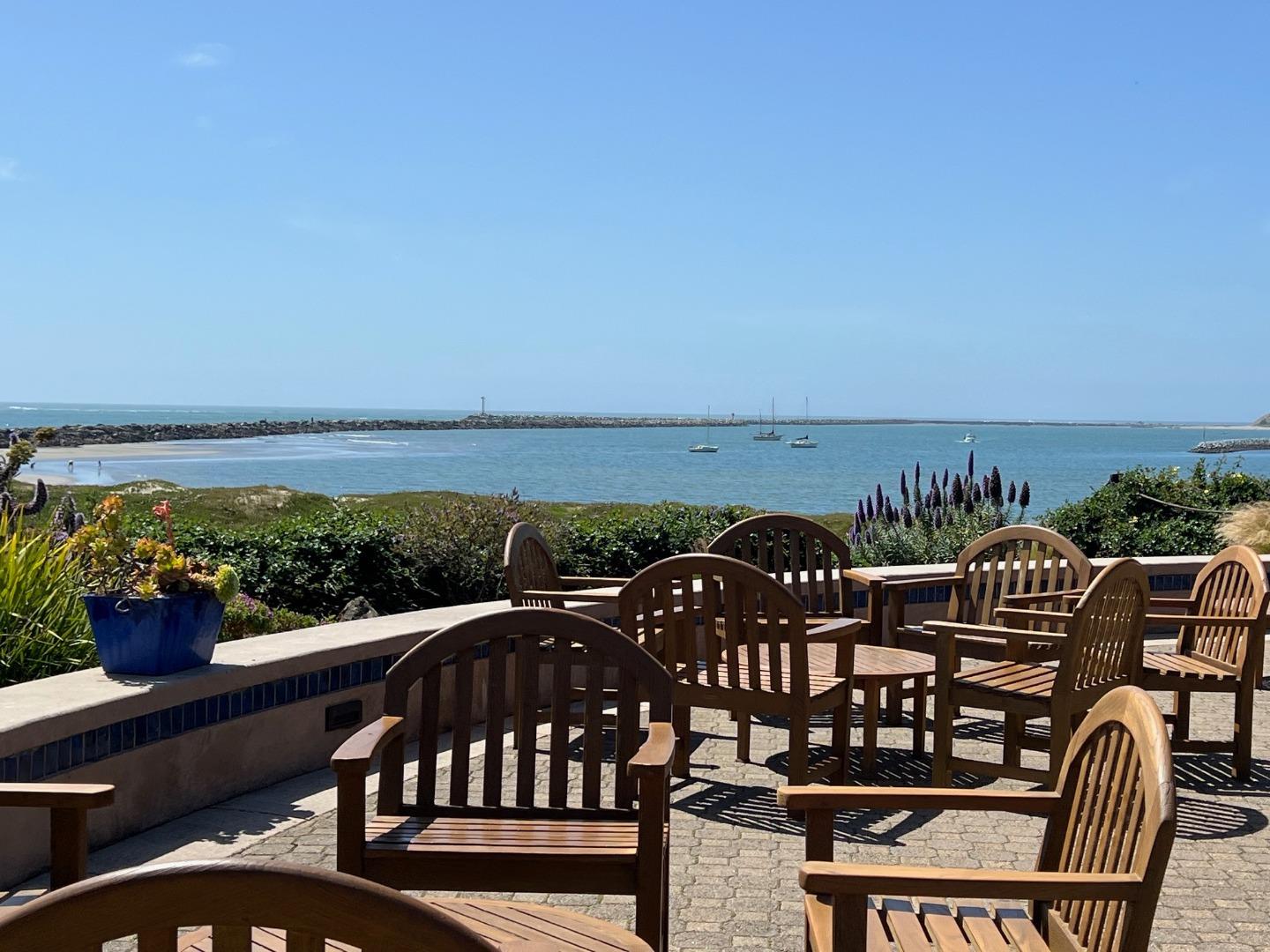 Detail Gallery Image 5 of 6 For 4100 Cabrillo Hwy #101,  Half Moon Bay,  CA 94019 - 1 Beds | 1 Baths