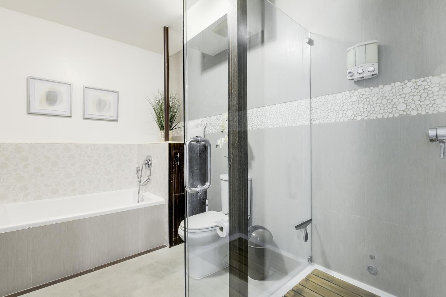 Detail Gallery Image 12 of 22 For 334 Santana Row #300,  San Jose,  CA 95128 - 2 Beds | 2/1 Baths