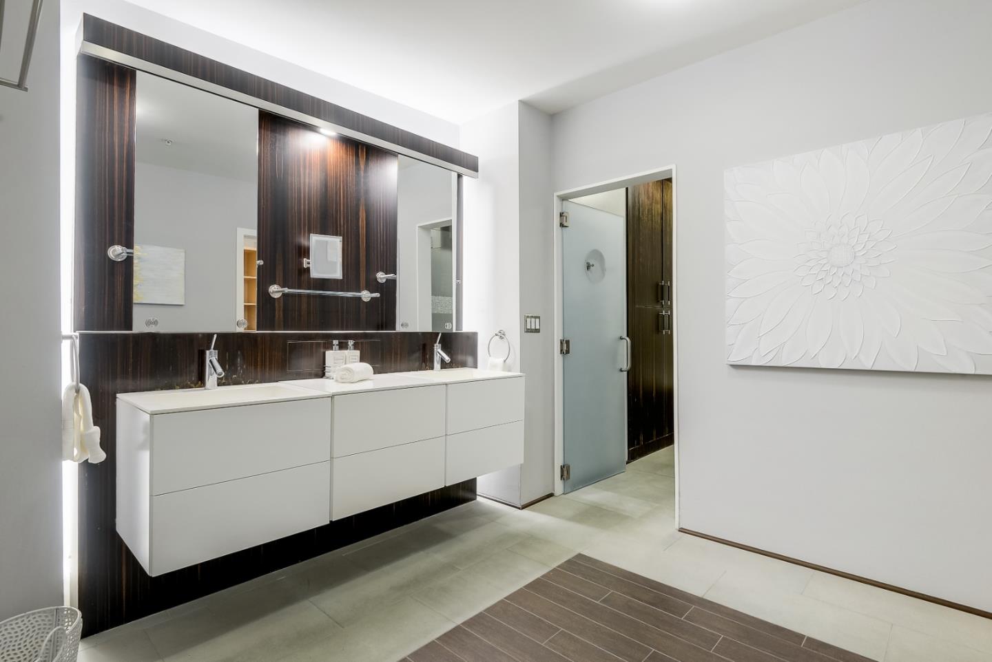 Detail Gallery Image 14 of 22 For 334 Santana Row #300,  San Jose,  CA 95128 - 2 Beds | 2/1 Baths