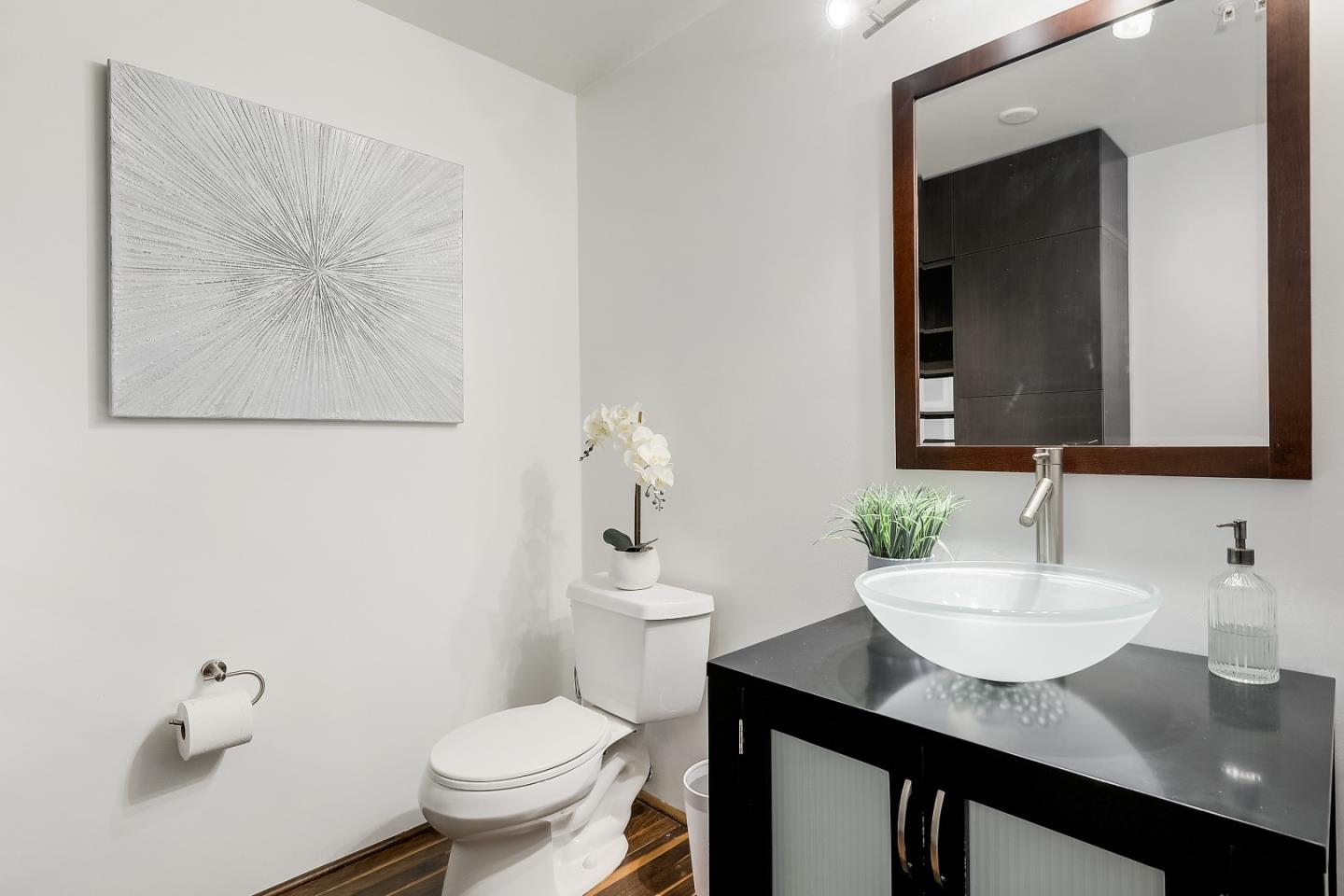 Detail Gallery Image 17 of 22 For 334 Santana Row #300,  San Jose,  CA 95128 - 2 Beds | 2/1 Baths