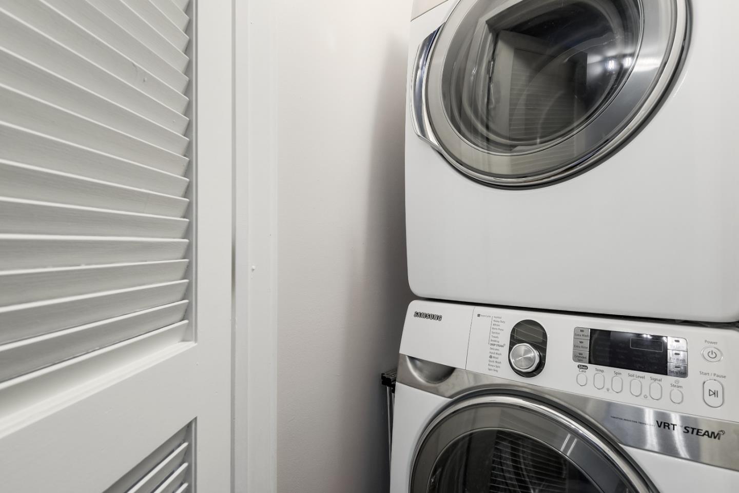 Detail Gallery Image 18 of 22 For 334 Santana Row #300,  San Jose,  CA 95128 - 2 Beds | 2/1 Baths