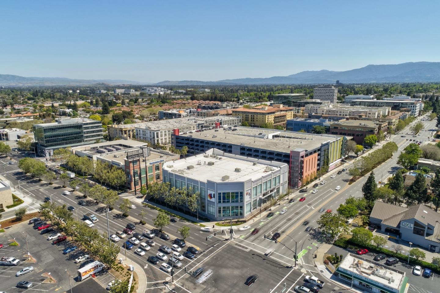 Detail Gallery Image 20 of 22 For 334 Santana Row #300,  San Jose,  CA 95128 - 2 Beds | 2/1 Baths