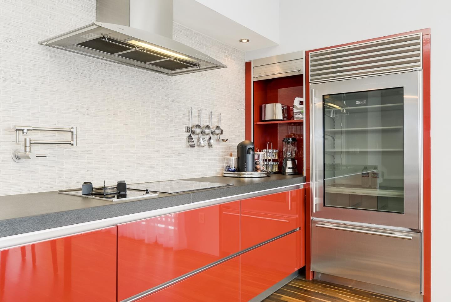 Detail Gallery Image 4 of 22 For 334 Santana Row #300,  San Jose,  CA 95128 - 2 Beds | 2/1 Baths