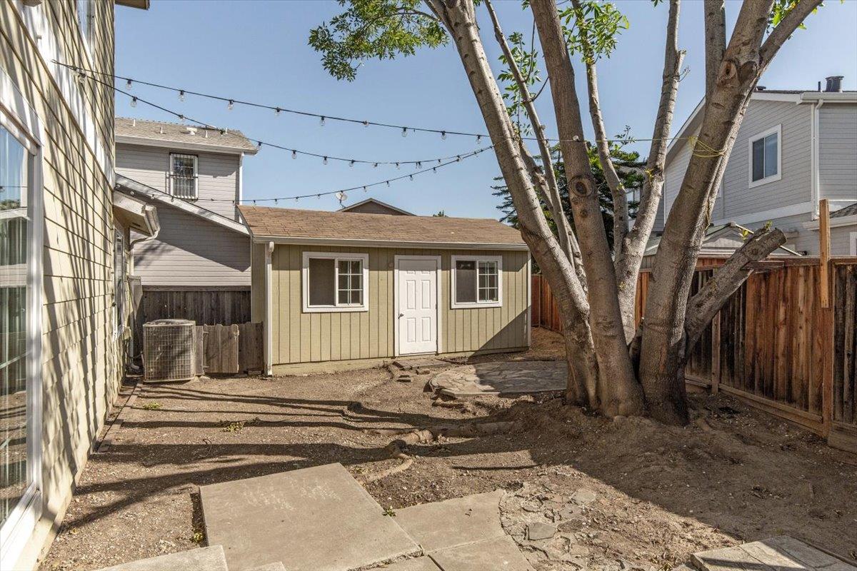 Detail Gallery Image 23 of 30 For 3638 Clear Brook Ct, San Jose,  CA 95111 - 4 Beds | 3/1 Baths