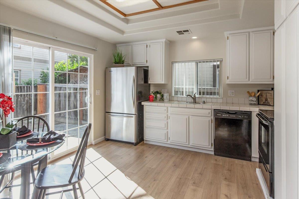 Detail Gallery Image 8 of 30 For 3638 Clear Brook Ct, San Jose,  CA 95111 - 4 Beds | 3/1 Baths