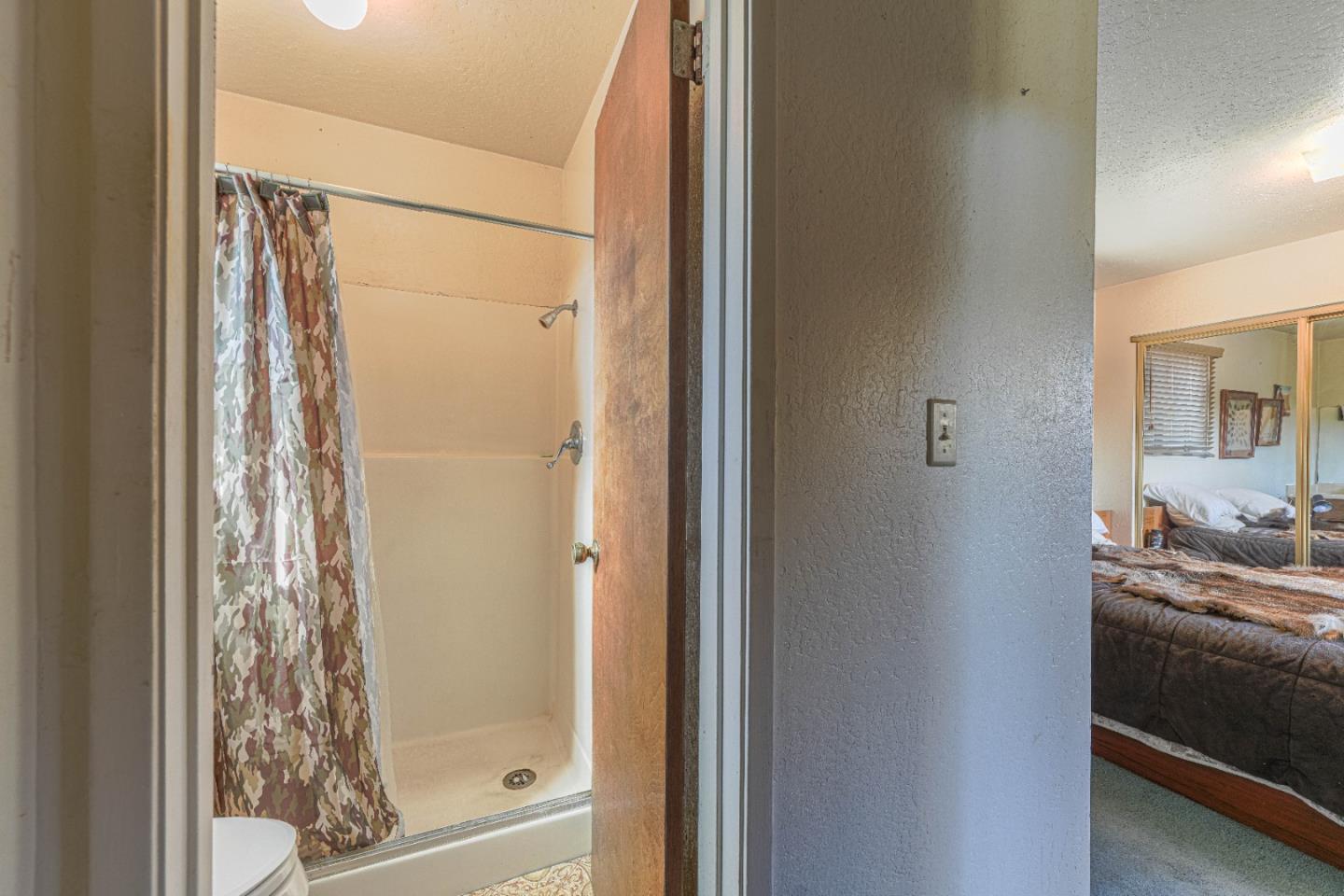 Detail Gallery Image 14 of 24 For 18801 Moro Rd, Salinas,  CA 93907 - 3 Beds | 2 Baths