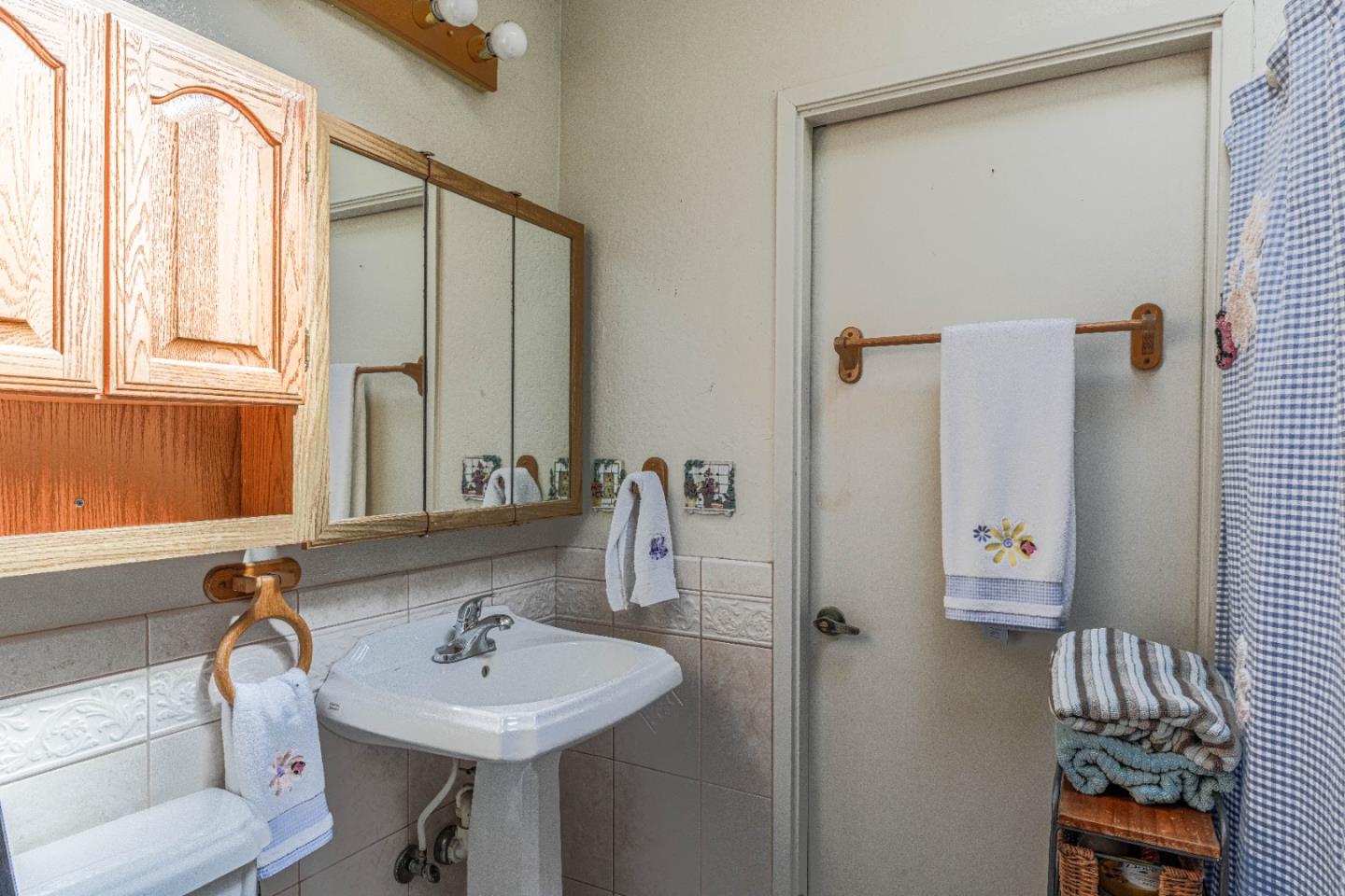 Detail Gallery Image 19 of 24 For 18801 Moro Rd, Salinas,  CA 93907 - 3 Beds | 2 Baths