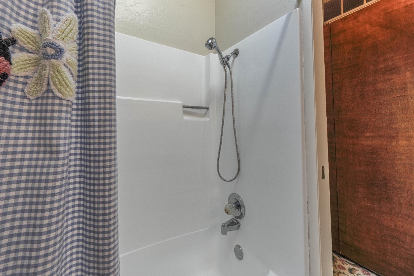 Detail Gallery Image 20 of 24 For 18801 Moro Rd, Salinas,  CA 93907 - 3 Beds | 2 Baths
