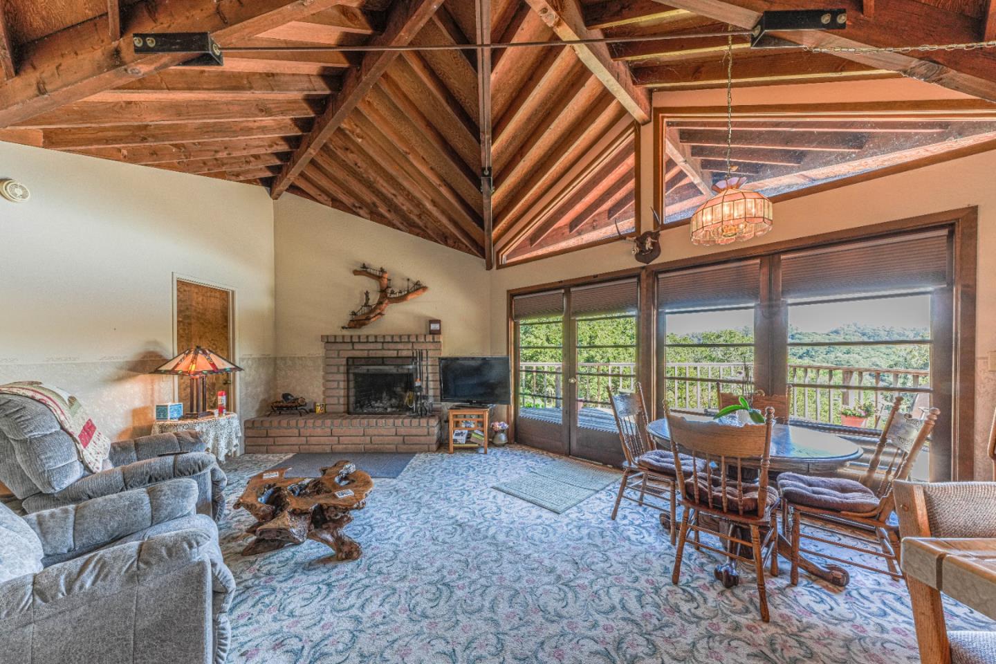 Detail Gallery Image 4 of 24 For 18801 Moro Rd, Salinas,  CA 93907 - 3 Beds | 2 Baths