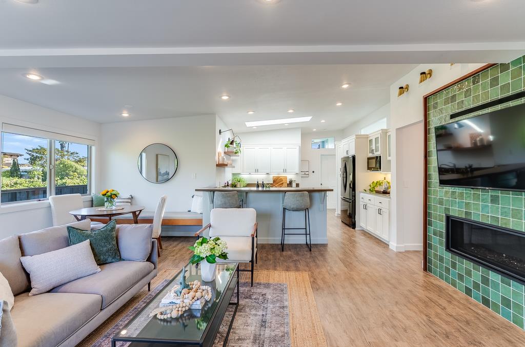 Detail Gallery Image 16 of 59 For 2360 Melanie Pl, Santa Cruz,  CA 95062 - 3 Beds | 2 Baths
