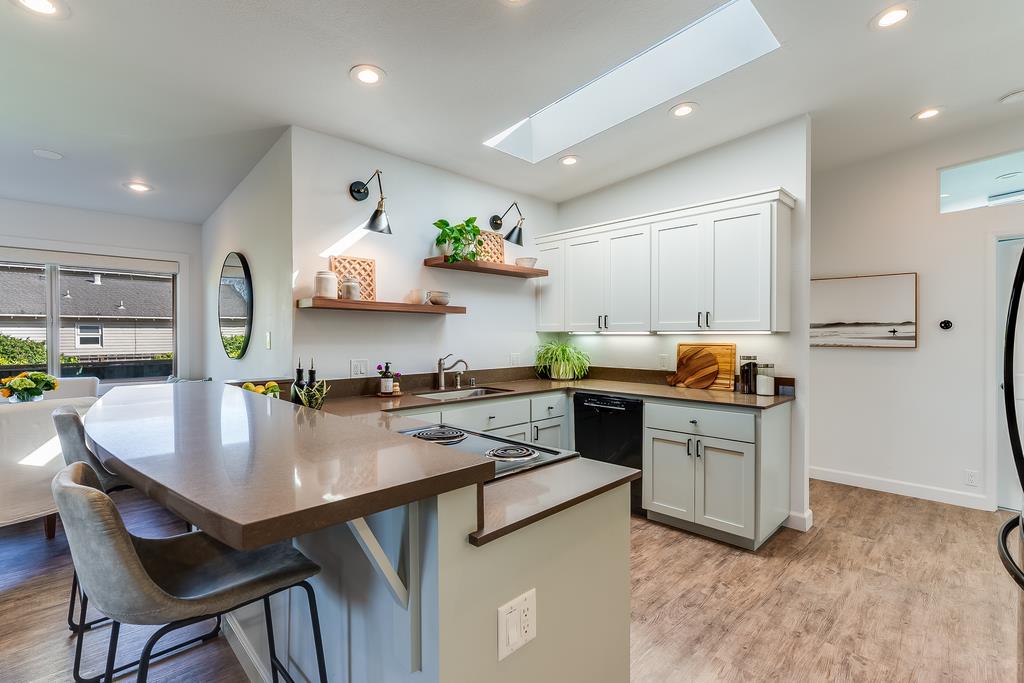 Detail Gallery Image 19 of 59 For 2360 Melanie Pl, Santa Cruz,  CA 95062 - 3 Beds | 2 Baths
