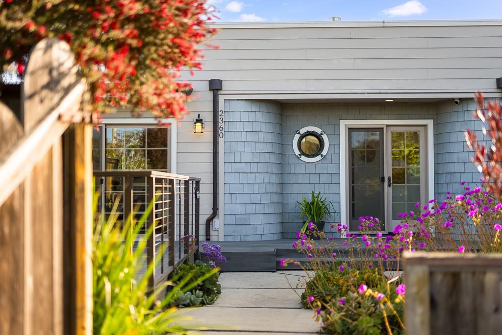 Detail Gallery Image 4 of 59 For 2360 Melanie Pl, Santa Cruz,  CA 95062 - 3 Beds | 2 Baths