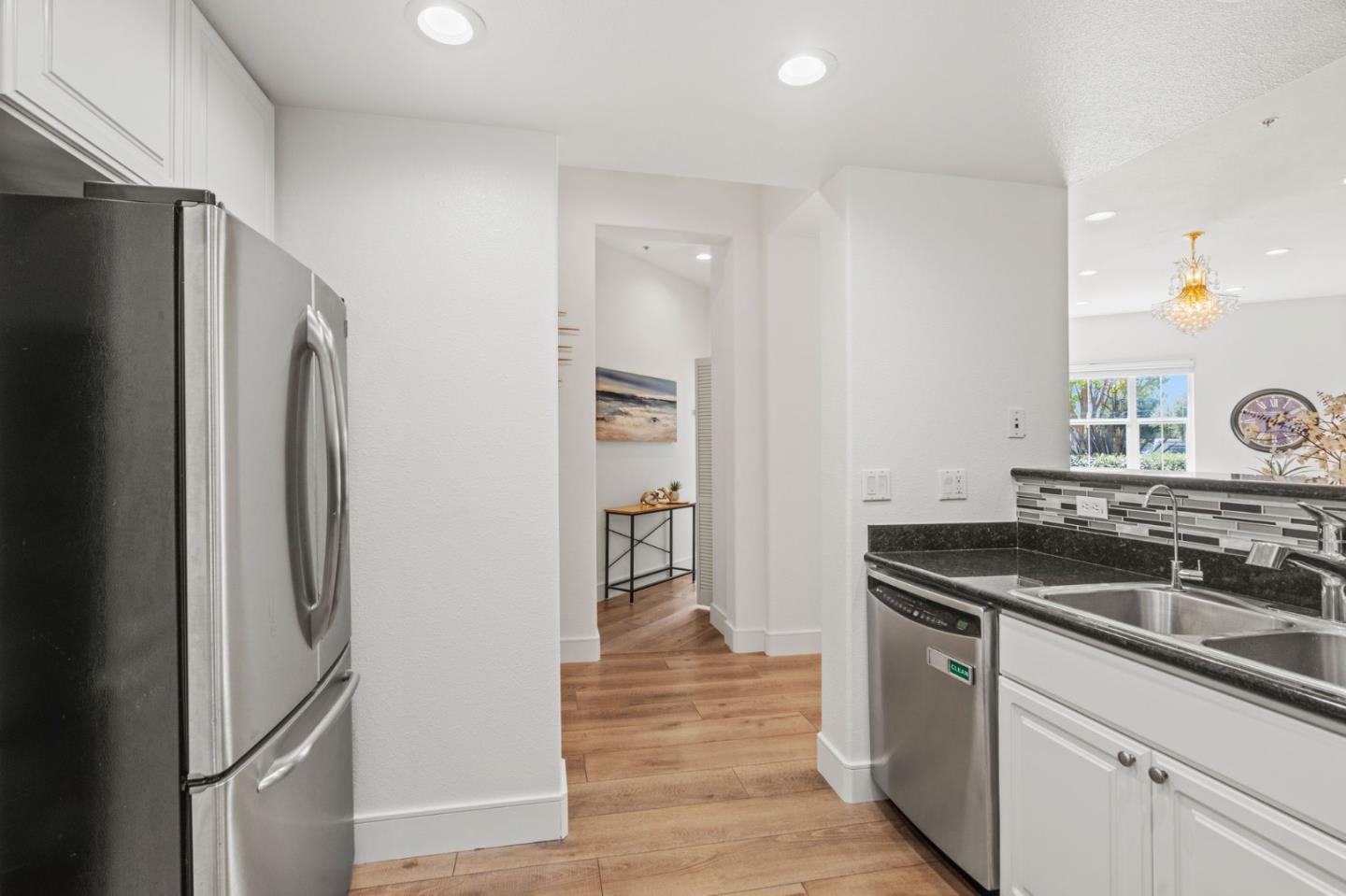 Detail Gallery Image 11 of 33 For 1883 Agnew Rd #114,  Santa Clara,  CA 95054 - 3 Beds | 2 Baths