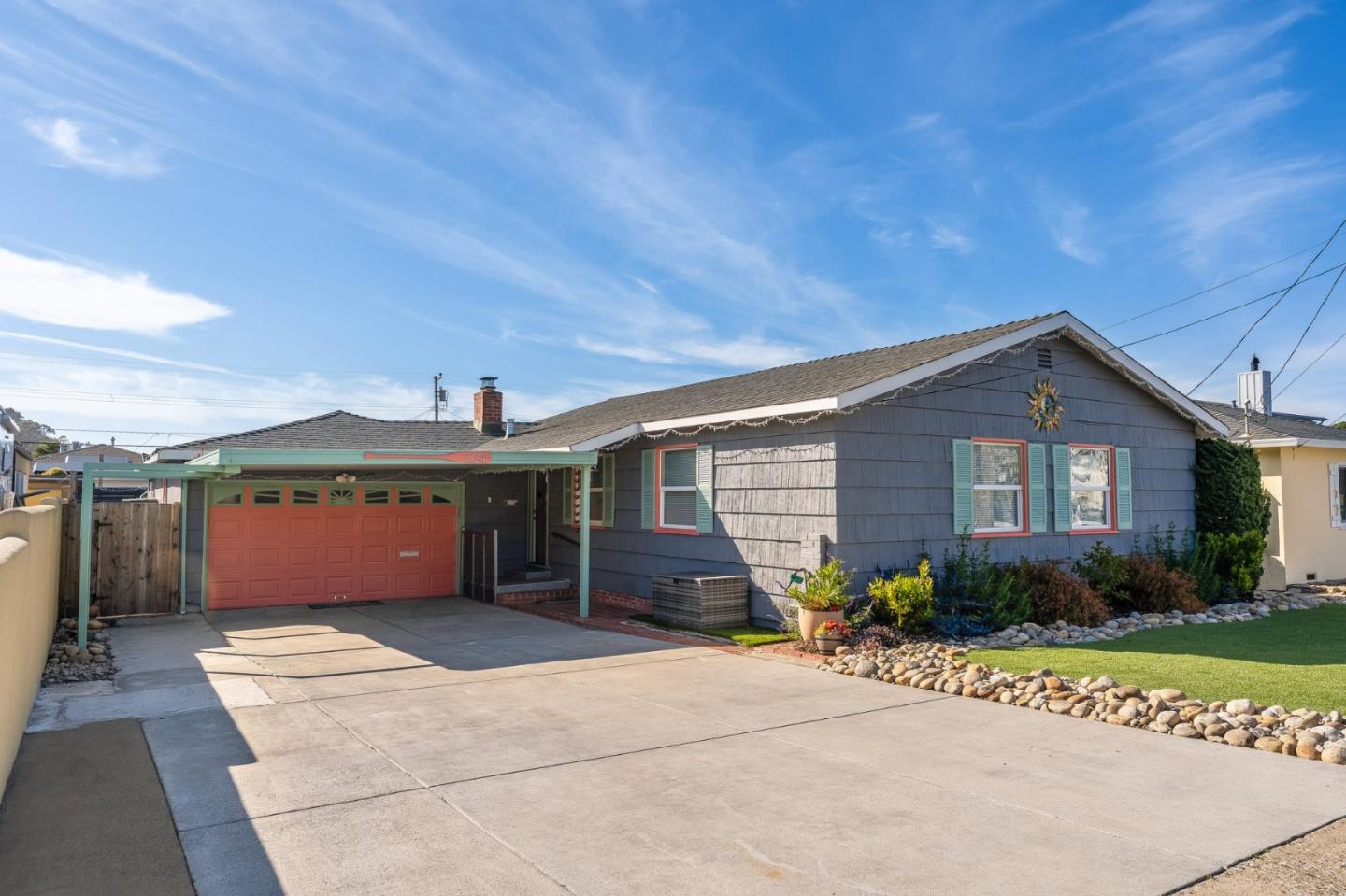 Detail Gallery Image 1 of 31 For 1324 Peralta Rd, Pacifica,  CA 94044 - 3 Beds | 2 Baths