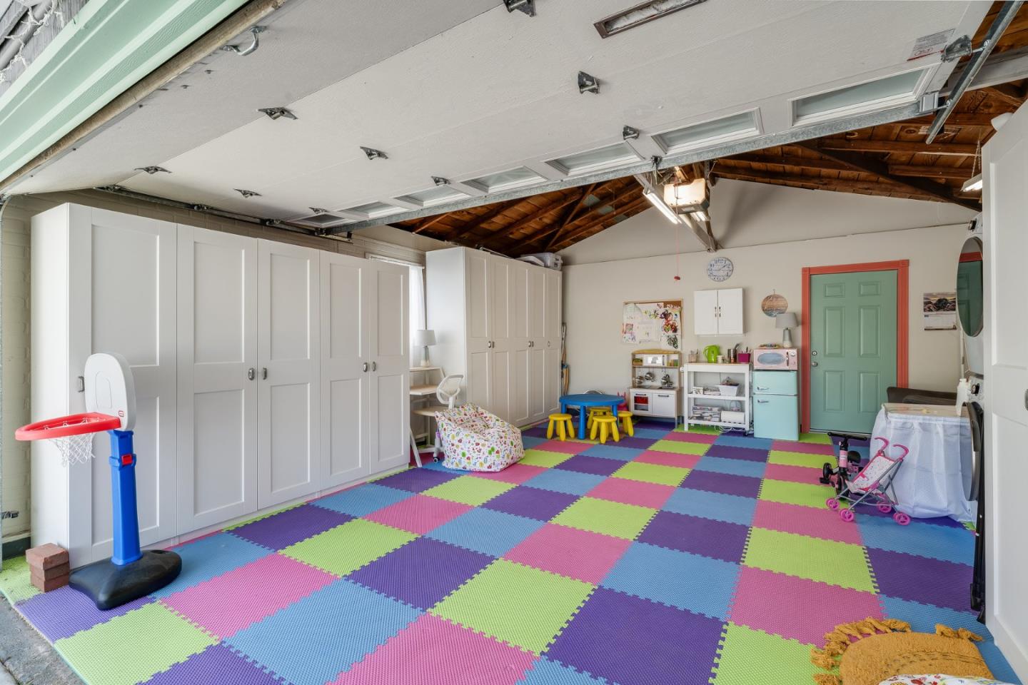 Detail Gallery Image 16 of 31 For 1324 Peralta Rd, Pacifica,  CA 94044 - 3 Beds | 2 Baths